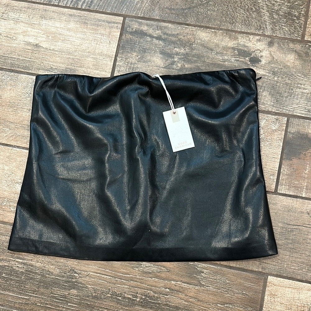 Good American Elegant Black holster top